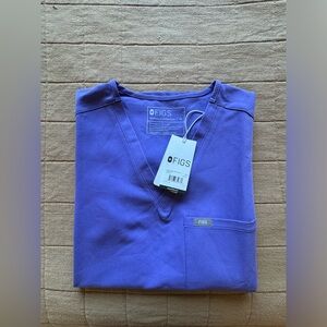 FIGS Catarina Scrub Top in Purple Amethyst Size Medium